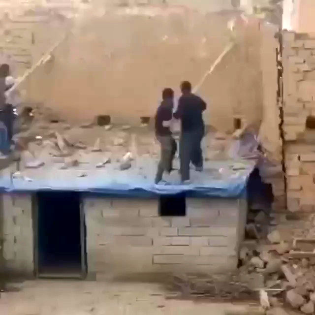 اشتباه عجیب دو مرد در تخریب یک سازه قدیمی