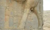 عکس: یادگار نویسی بر دیواره تخت‌ جمشید
