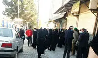 هر ایرانی، یک «صف»؛ مردمانِ همیشه معطل