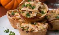 طرز تهیه مینی پای پیاز و بیکن