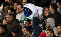 عکس: آدم‌ فضایی در بازی پرسپولیس!
