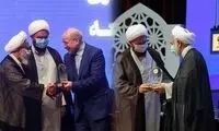 رئیسی،‏ قالیباف و اژه‌ای «نشان افتخار» گرفتند!