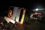 سقوط 70 متری مینی‌بوس به دره در گردنه چری