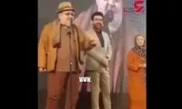 وقتی اکبر عبدی را به جرم تتلو دستگیر می‌کنند
