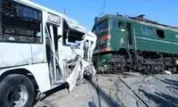 صحنه وحشتناک تصادف قطار با اتوبوس