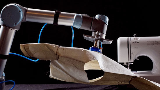 چینی‌‌ها، تولیدی لباس رباتیک راه‌اندازی می‌کنند!