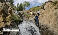 گردشگران تابستانی در گنجنامه‌ی همدان