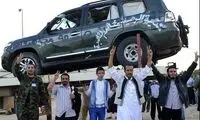 خودروی قذافی در دست انقلابیون/ عکس