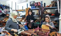 زنانی که هنر می‌فروشند و آبرو می‌خرند
