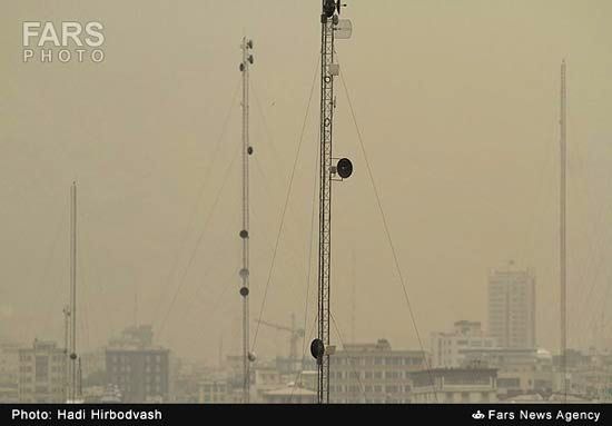 عکس: گرد و غبار در آسمان تهران