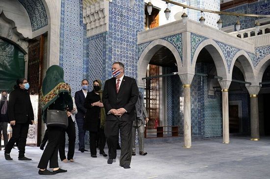 بازدید پمپئو از مسجد رستم پاشا در ترکیه