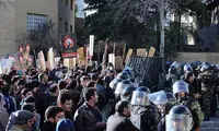 عکس:تجمع غیرقانونی مقابل سفارت سعودی
