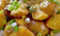 طرز تهیه سالاد سیب زمینی یونانی