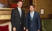 هانت و پیکاردو درباره گریسِ یک، رایزنی کردند