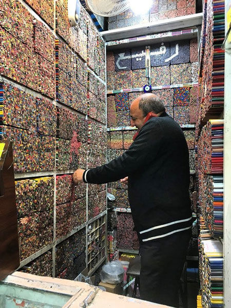 مداد رنگی فروشی متفات در بازار تهران