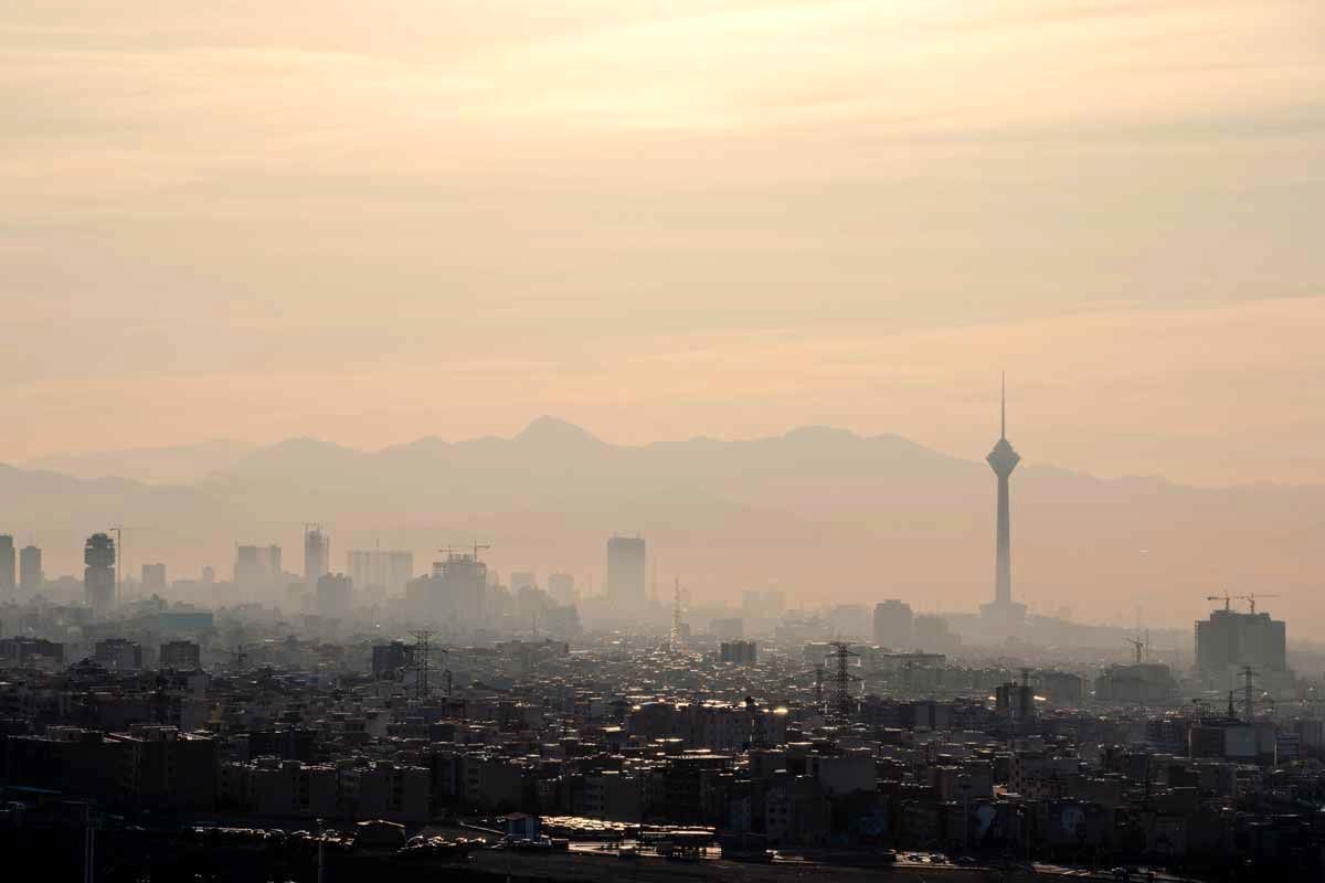 شروع زمستان در تهران با تنفس هوای ناسالم