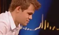 شکست بیل گیتس برابر نابغه شطرنج +عکس
