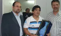 پیراهنی که به جای موزه به احمدی‌نژاد رسید!
