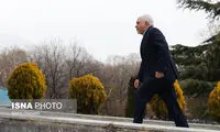 بازگشت ظریف؛ خوش و بش با روحانی و واعظی