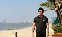 گلزار هم رستوران زد