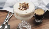 طرز تهیه پودینگ قهوه؛ دسر معروف انگلیسی