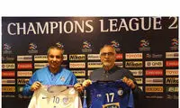استقلال با پیراهن یک دست آبی برابر الهلال