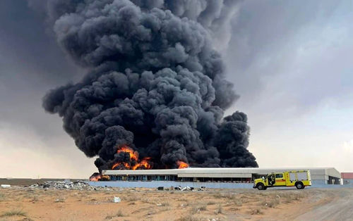 وقوع یک آتش‌سوزی بزرگ در سواحل امارات