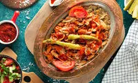 طرز تهیه‌ی اسکندر کباب خانگی با سس مارینا