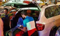 عکس: دستفروشی با BMW