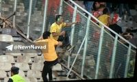 حمله هوادار مسجدسلیمان به تماشاگران پرسپولیس