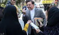 برخورد ناشایست آخوندی با خبرنگار خانم