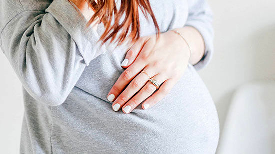 درمان‌های خانگی برای رفع ترک شکم در بارداری