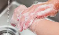 نکاتی برای افراد مبتلا به وسواس در دوره همه‌گیری کرونا