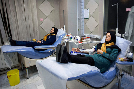 اهدای خون زنان، خوب است یا بد؟