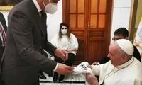 پیراهن تیم ملی عراق تقدیم به پاپ فرانسیس