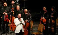 مهدی یغمایی خواننده مهمان ارکستر چشم‌آذر