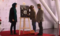 رونمایی پوستر «زنانی با گوشواره‌های باروتی»