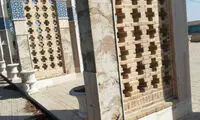تصاویری از وضعیت ناگوارِ مزار قیصر امین‌پور