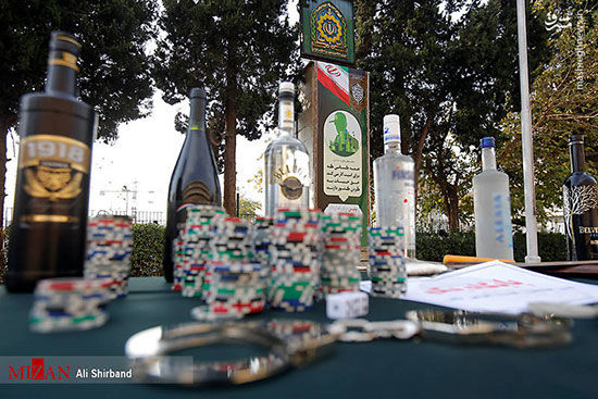 کشف آلات قماربازی از اراذل تهرانی
