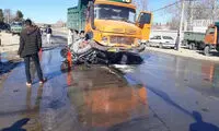 له شدن کامل پراید زیر چرخ‌های کامیون