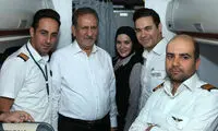 خوش و بش جهانگیری با مسافران هواپیما