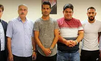 دژاگه از ترس محرومیت دستانش را پنهان کرد!
