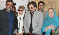بوسه شهرام ناظری بر سنگ قبر بایزید بسطامی