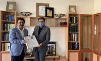 اعطای نشان درجه یک آواز به علیرضا افتخاری