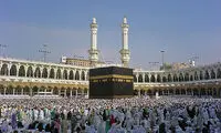 استقبال عربستان از زائران ایرانی با گل و آب زمزم