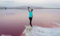 دریاچه‌ای به رنگ صورتی