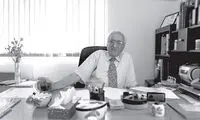 احمد پوری از ترجمه و رمان‌های نوشته و نانوشته‌اش می‌گوید