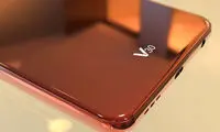 ال‌جی V30 بدنه شیشه‌ای دارد