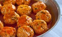 قرمزه نخودچی؛ غذای سنتی اصفهان