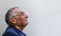 زیباکلام: باید با چراغ به دنبال احمدی‌نژاد بگردیم!